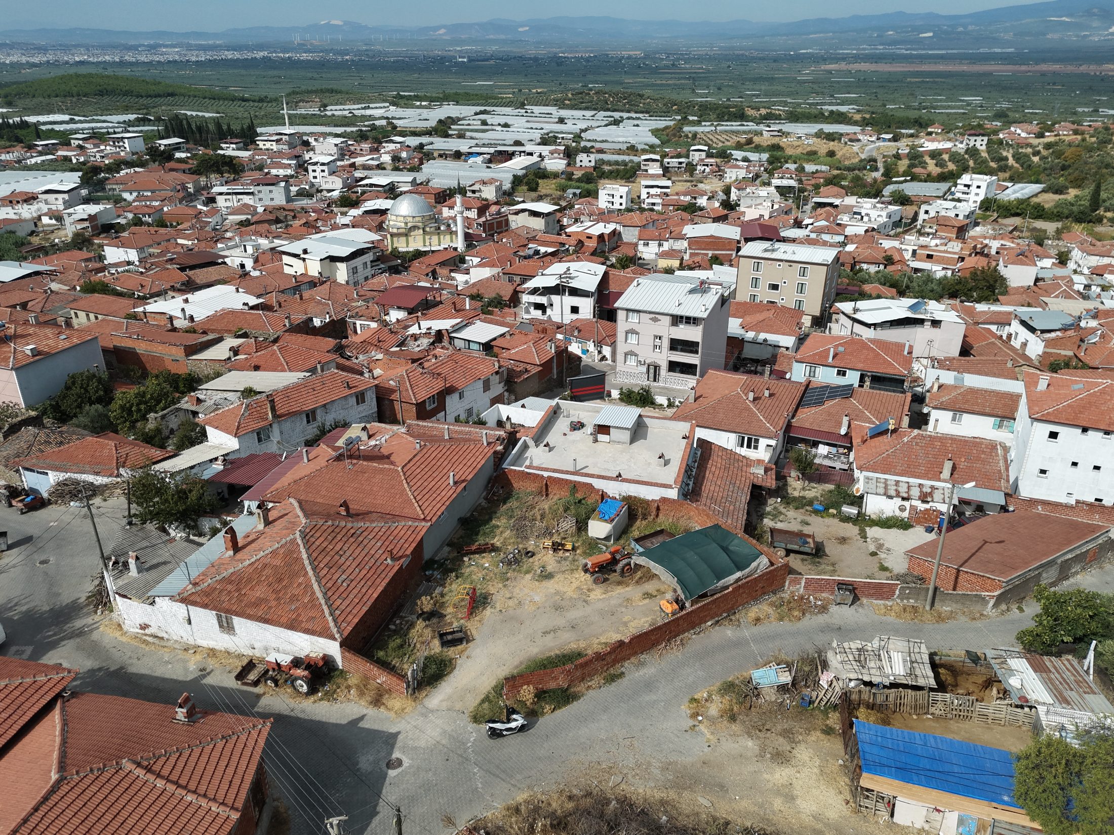 AKHİSAR MANZARALI | KARASONYADA 315 M² KÖY İÇİ | KUPON ARSA 4