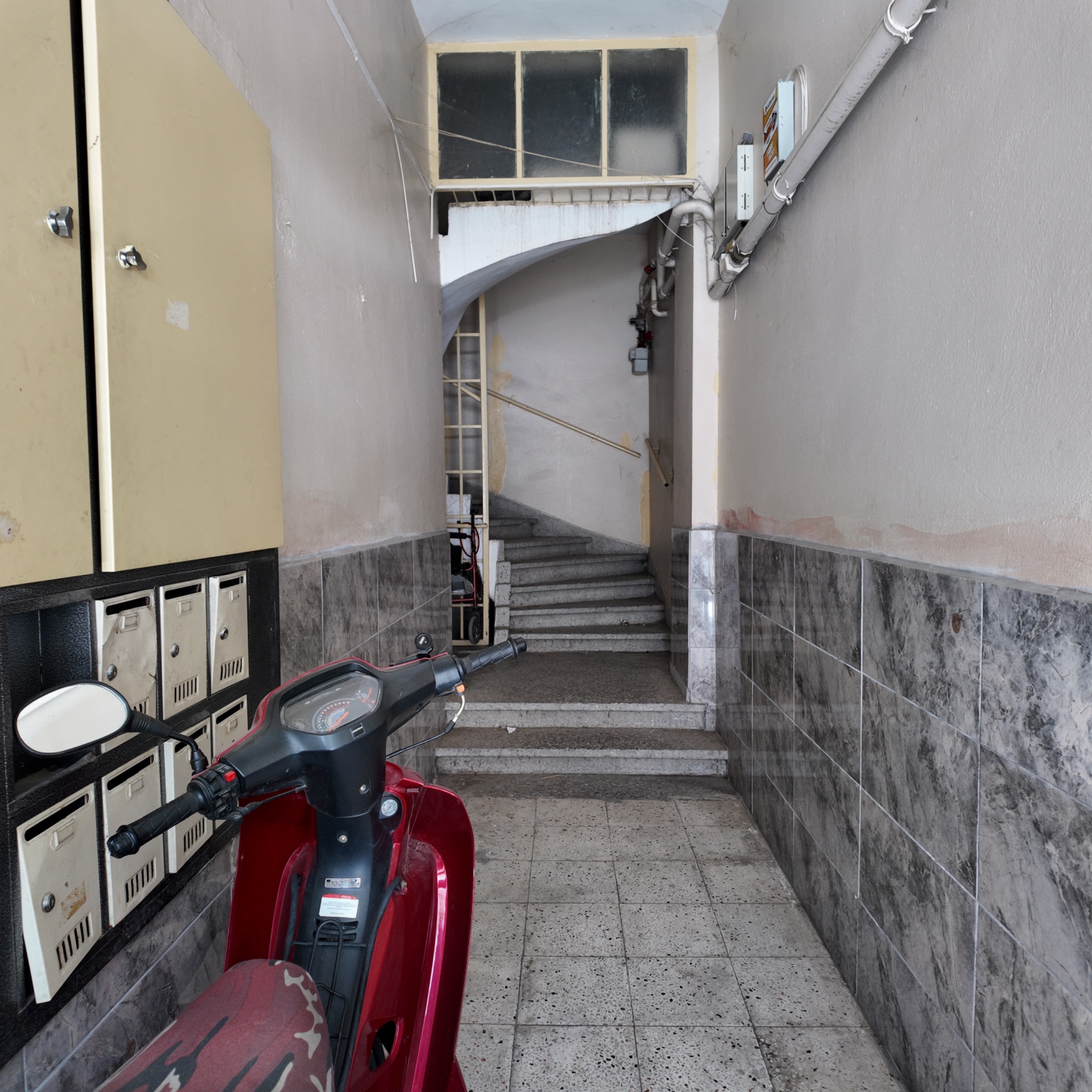 KETHÜDA MAHALLESİNDE BAKIMLI DOĞALGAZLI 125 M2 ARAKAT 3+1 DAİRE 23