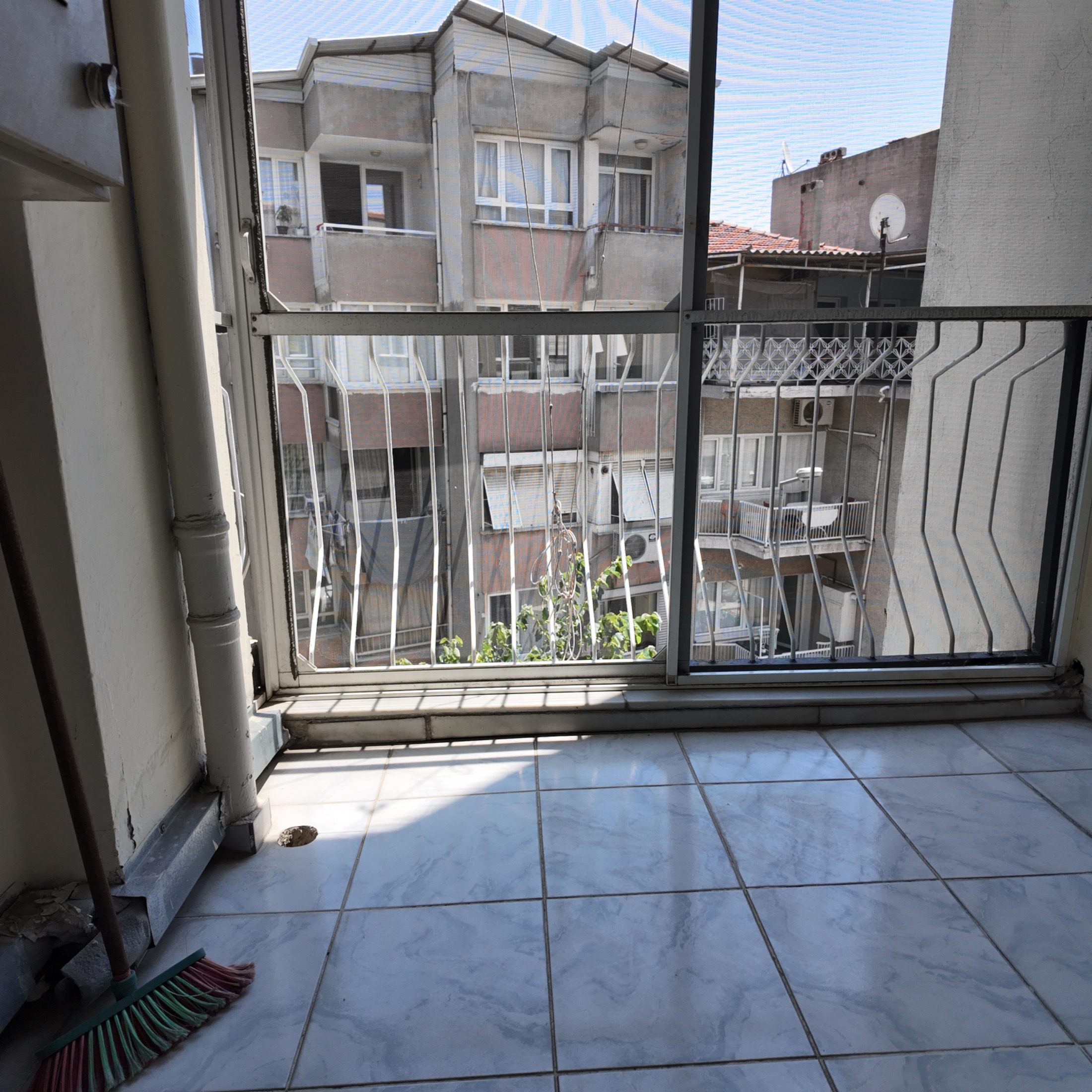 KETHÜDA MAHALLESİNDE BAKIMLI DOĞALGAZLI 125 M2 ARAKAT 3+1 DAİRE 7