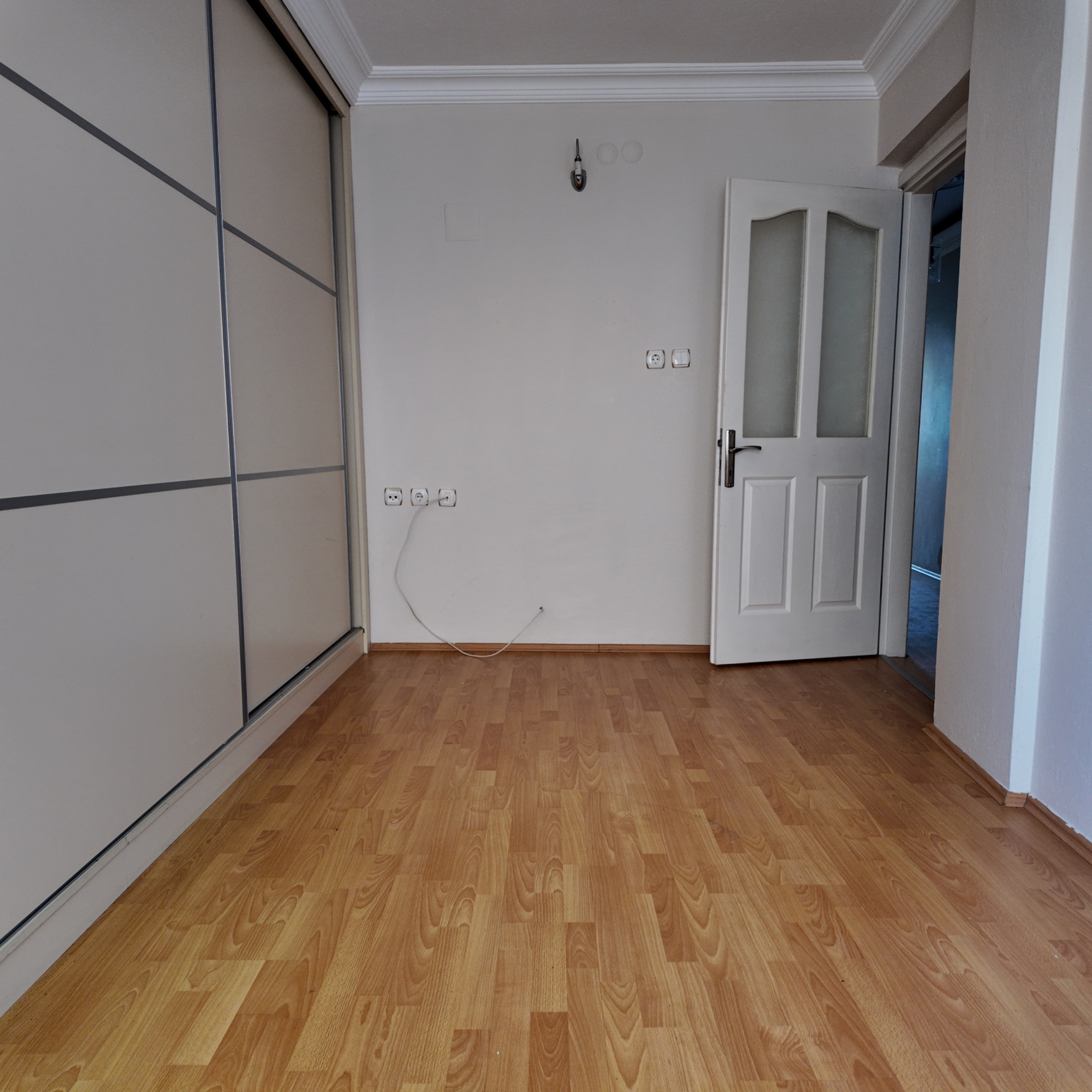 RAGIPBEY MERKEZİ KONUMDA 125 M2 BAKIMLI DOĞALGAZLI 3+1 DAİRE 3