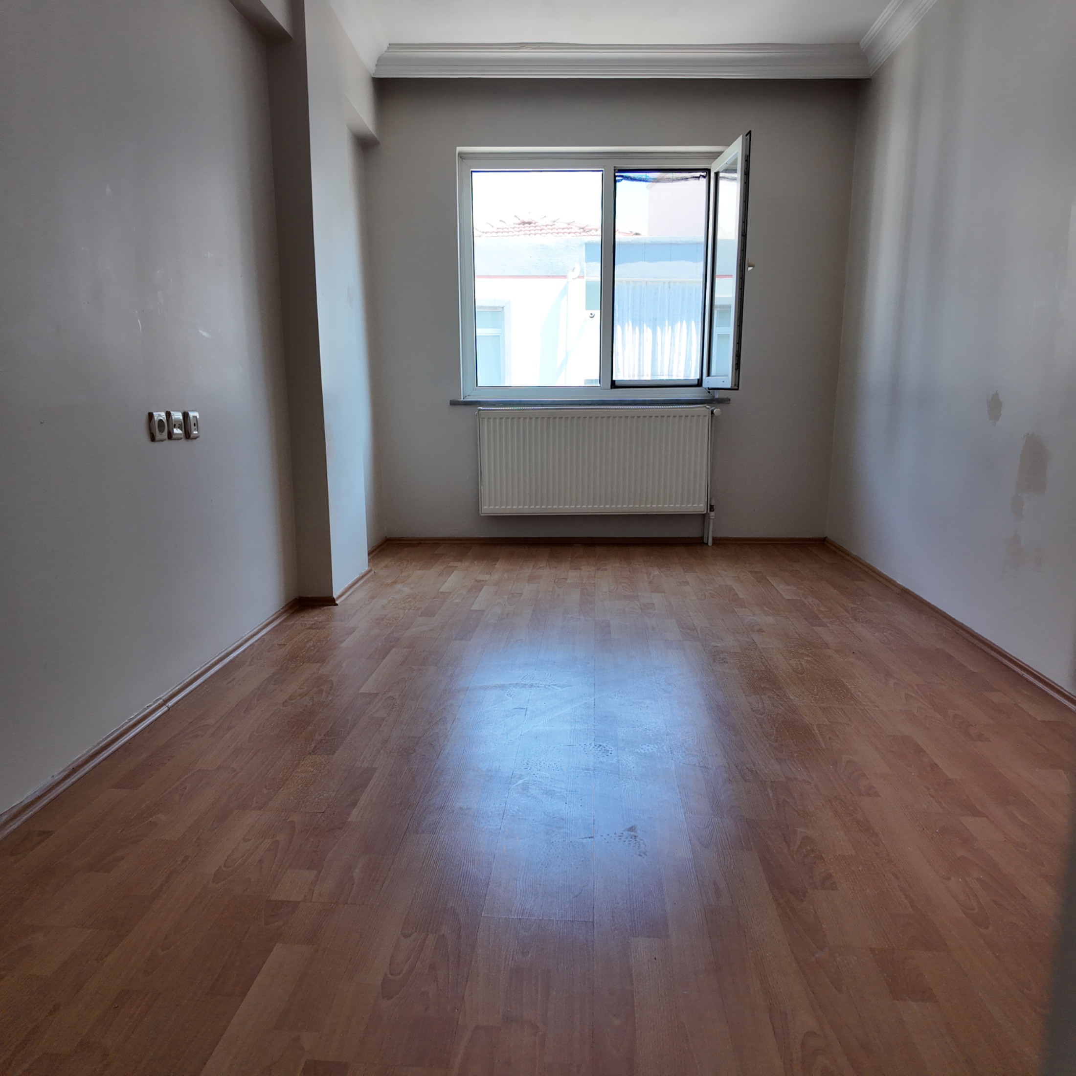 RAGIPBEY MERKEZİ KONUMDA 125 M2 BAKIMLI DOĞALGAZLI 3+1 DAİRE 10