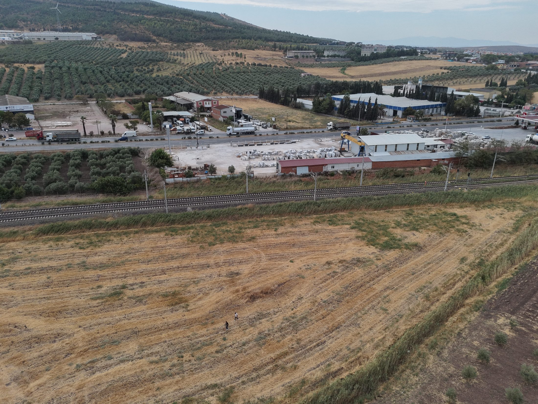 Kayalıoğlu Mahallesinde 2.617 m2 -2 Tapudan Oluşan Kupon Arazi 11