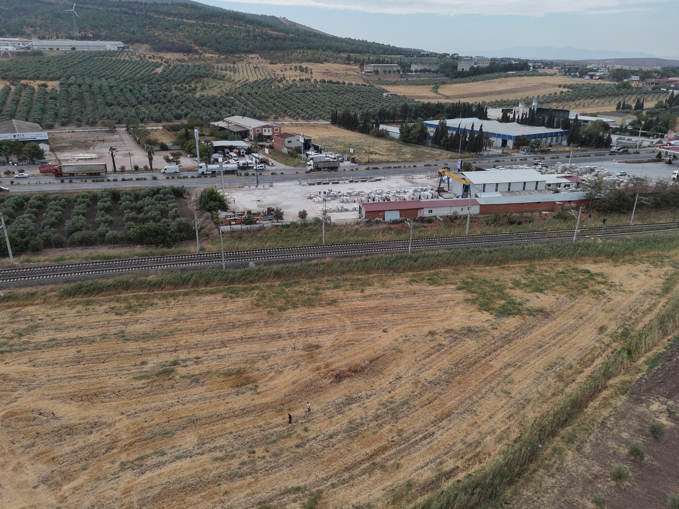 Kayalıoğlu Mahallesinde 2.617 m2 -2 Tapudan Oluşan Kupon Arazi 12