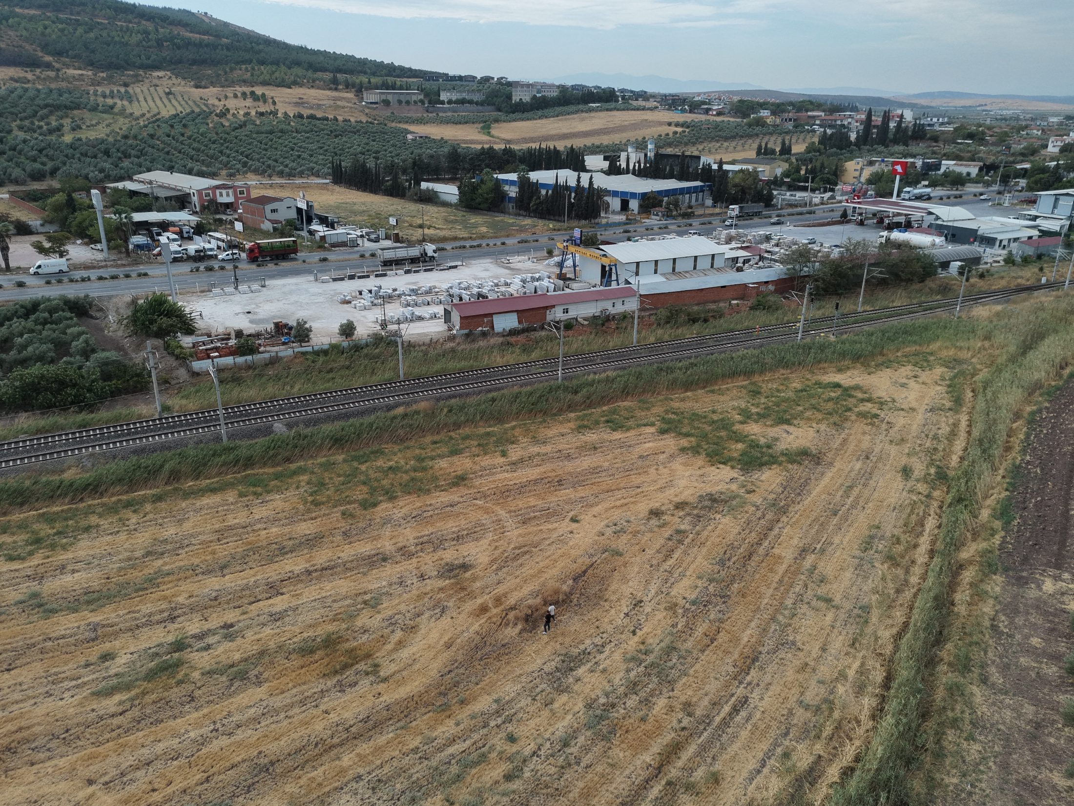 Kayalıoğlu Mahallesinde 2.617 m2 -2 Tapudan Oluşan Kupon Arazi 6