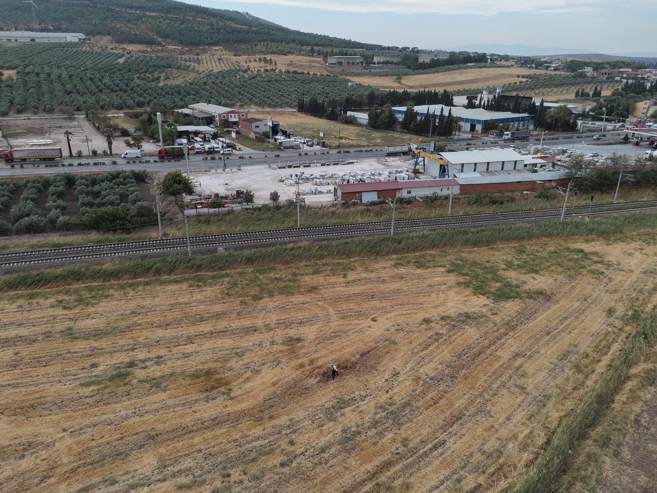Kayalıoğlu Mahallesinde 2.617 m2 -2 Tapudan Oluşan Kupon Arazi 7