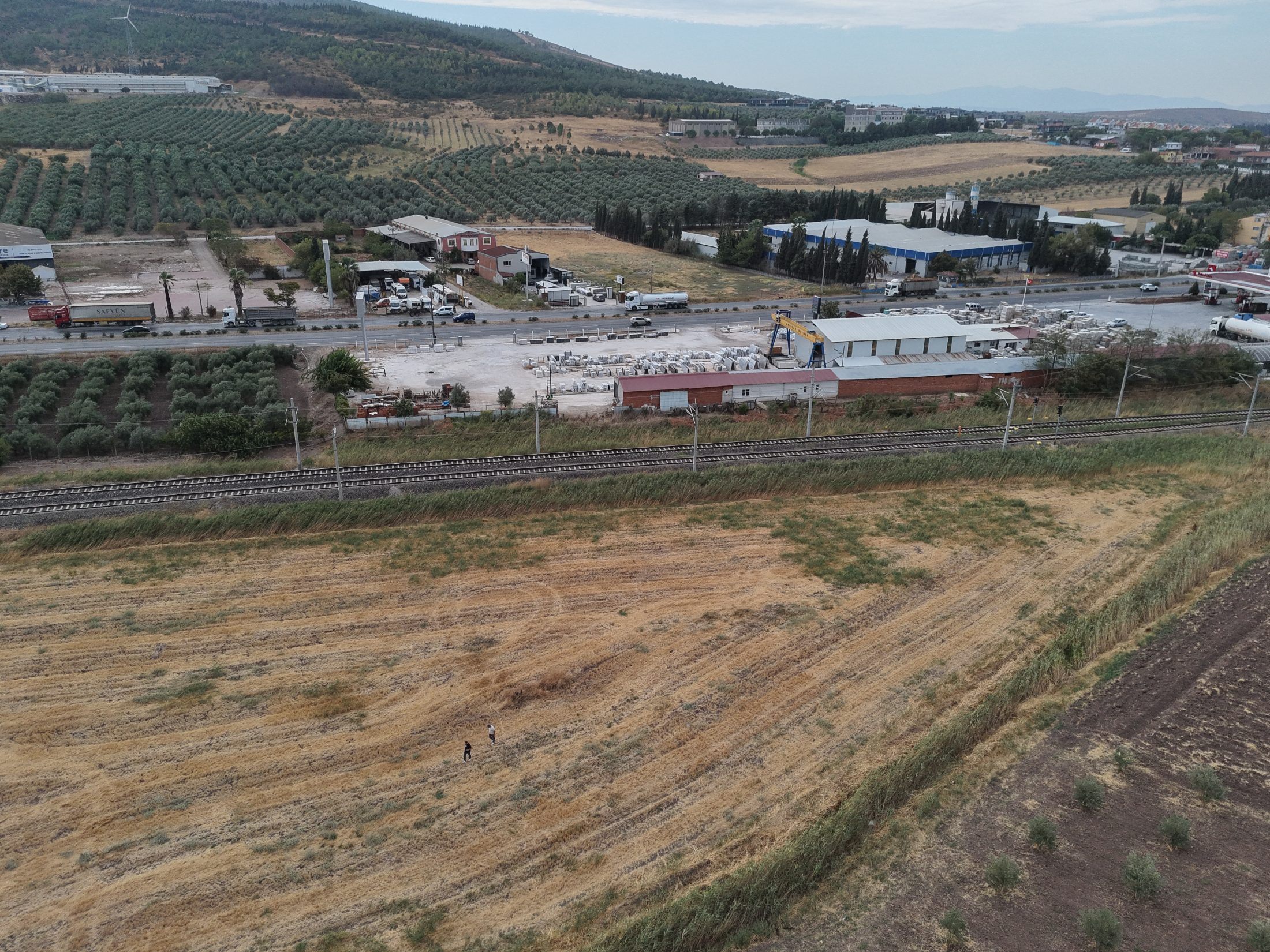 Kayalıoğlu Mahallesinde 2.617 m2 -2 Tapudan Oluşan Kupon Arazi 10