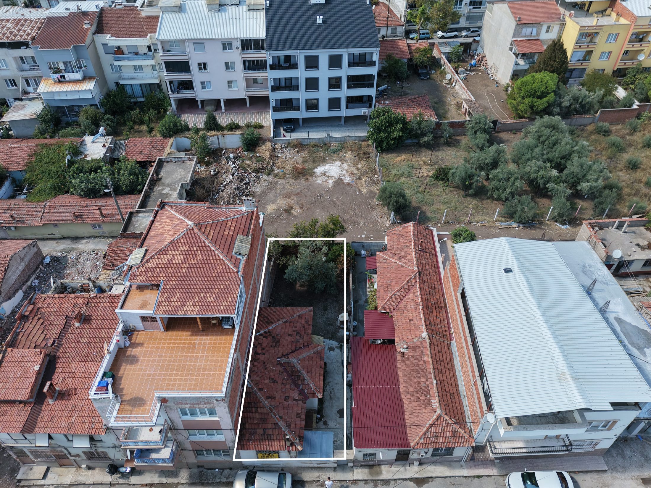 Atatürk Mahallesinde Müstakil Evli 175 m² 3 Kat İmarlı Arsa 15