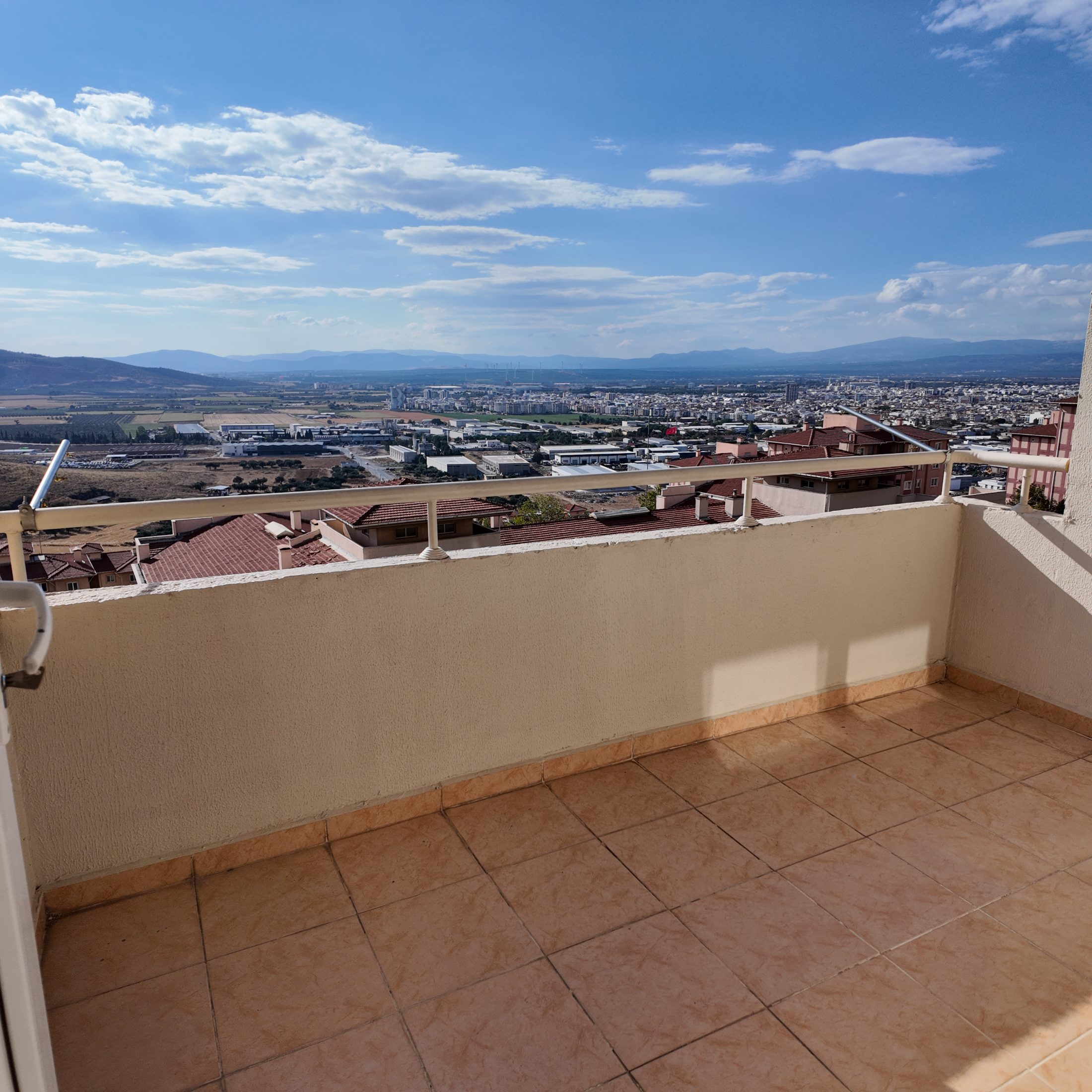 TOKİ KONUTLARI SEVİLEN BLOKTA SATILIK 130 M2 3+1 ARAKAT DAİRE 5