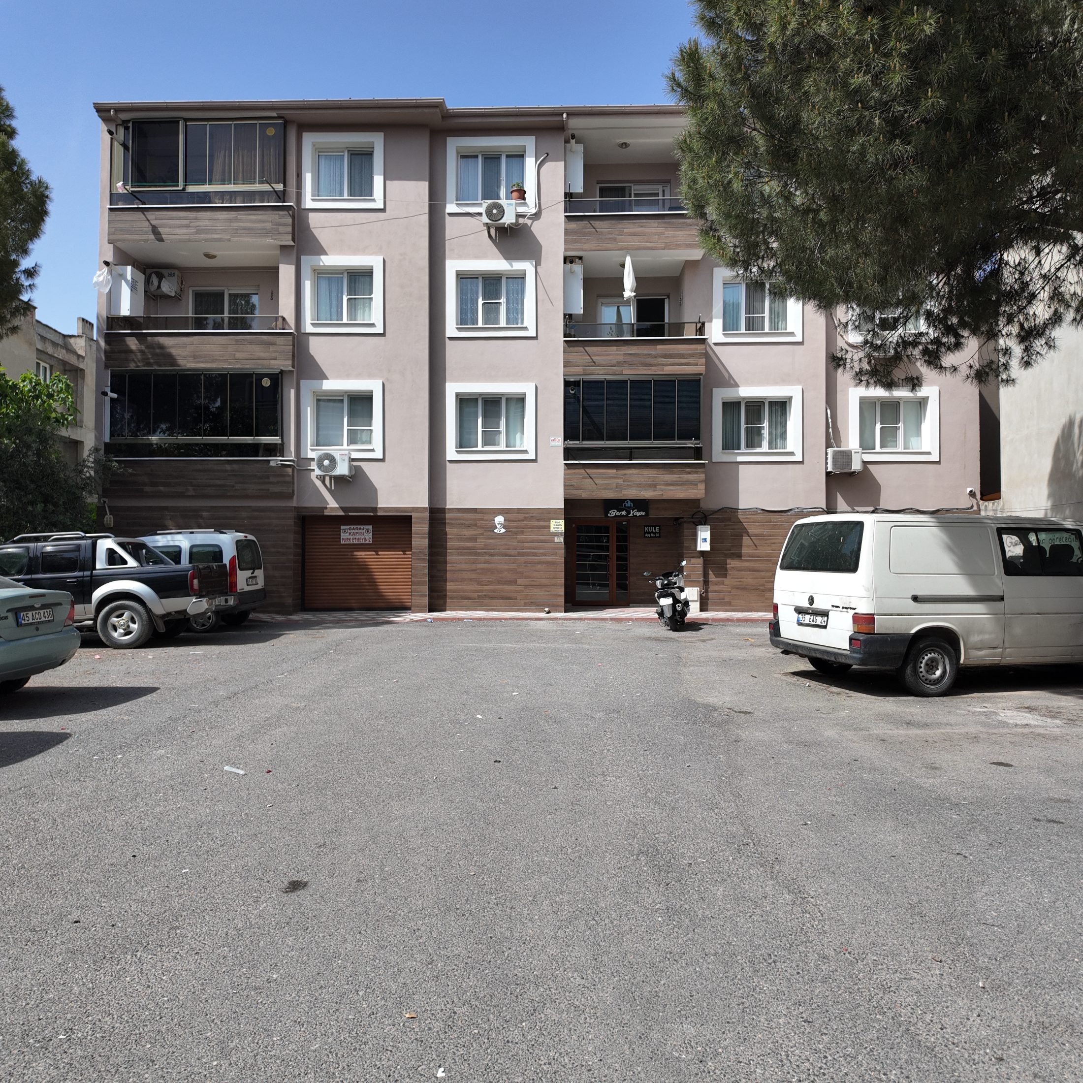 Reşatbey Mahallesinde Hazır Kiracılı 77 m2 Fırsat Daire 12
