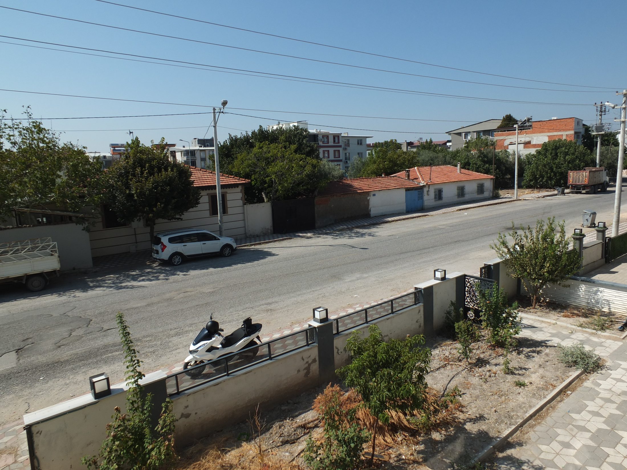 EFENDİ MAHALLESİ GENİŞ CADDE ÜZERİ 100 M2 2+1 SIFIR DAİRE 18