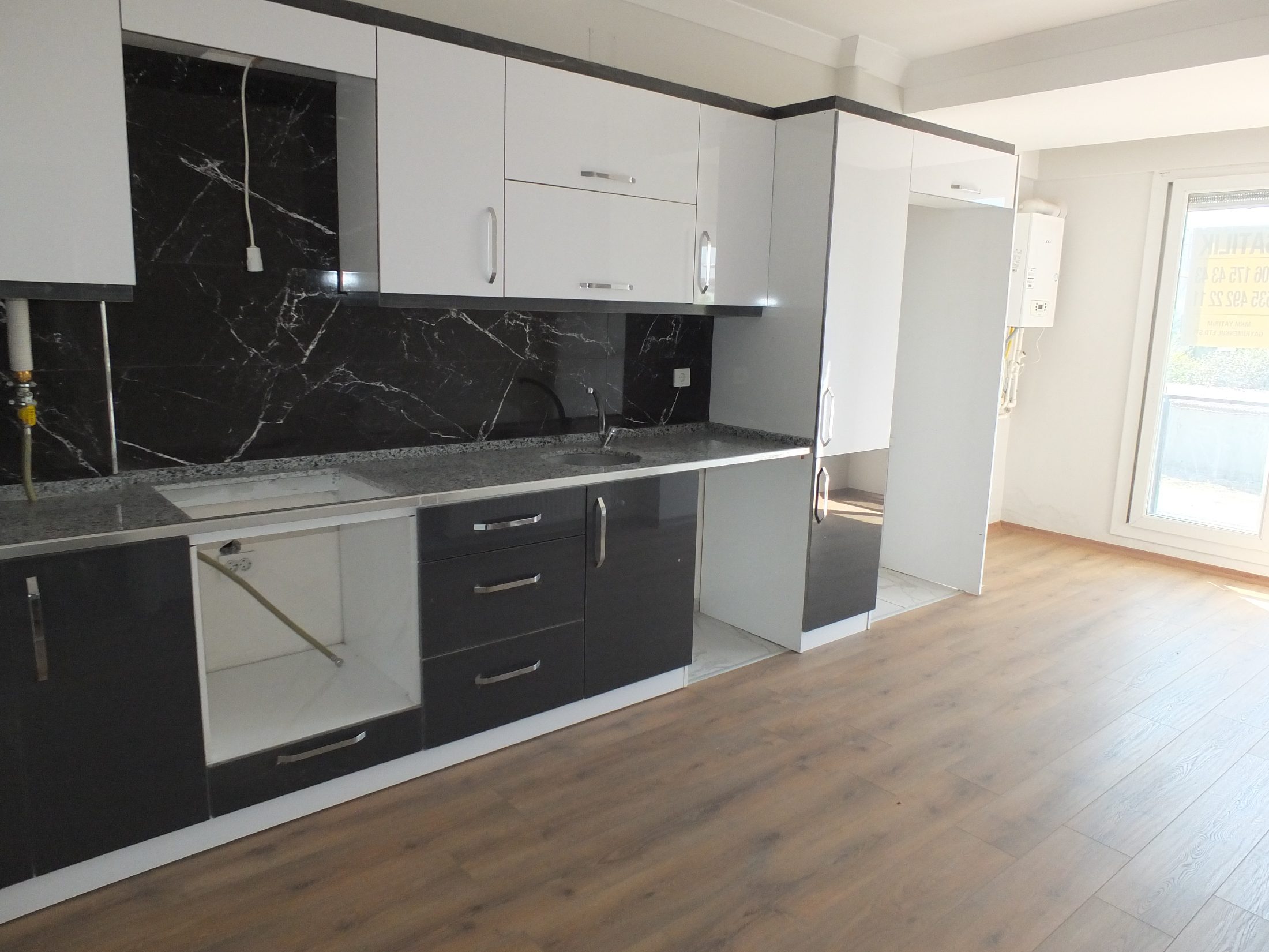 EFENDİ MAHALLESİ GENİŞ CADDE ÜZERİ 100 M2 2+1 SIFIR DAİRE 16